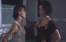 Gina Gershon and Jennifer Tilly in hot lesbian scene