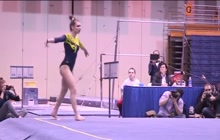 Lauren Wosniak is a sexy gymnast